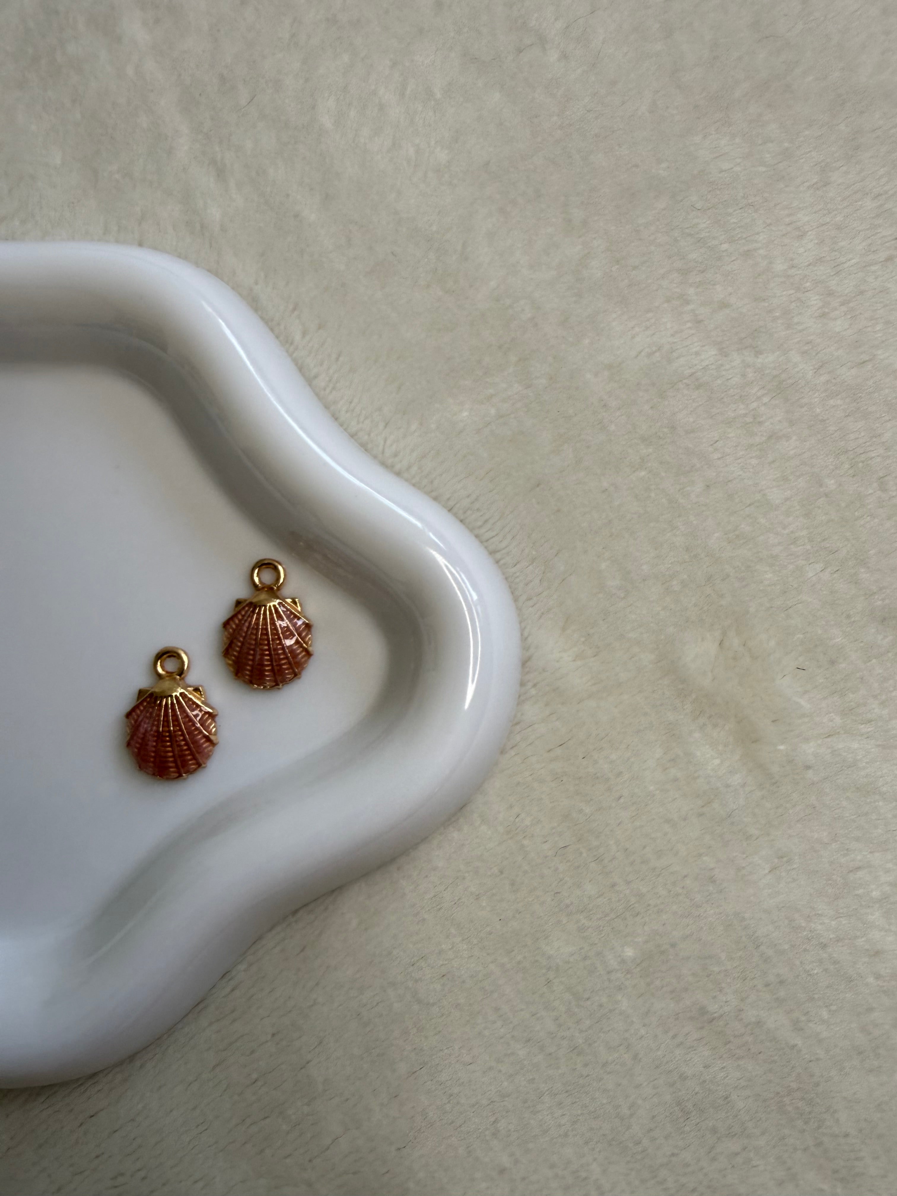 Charms coquillage en or pale