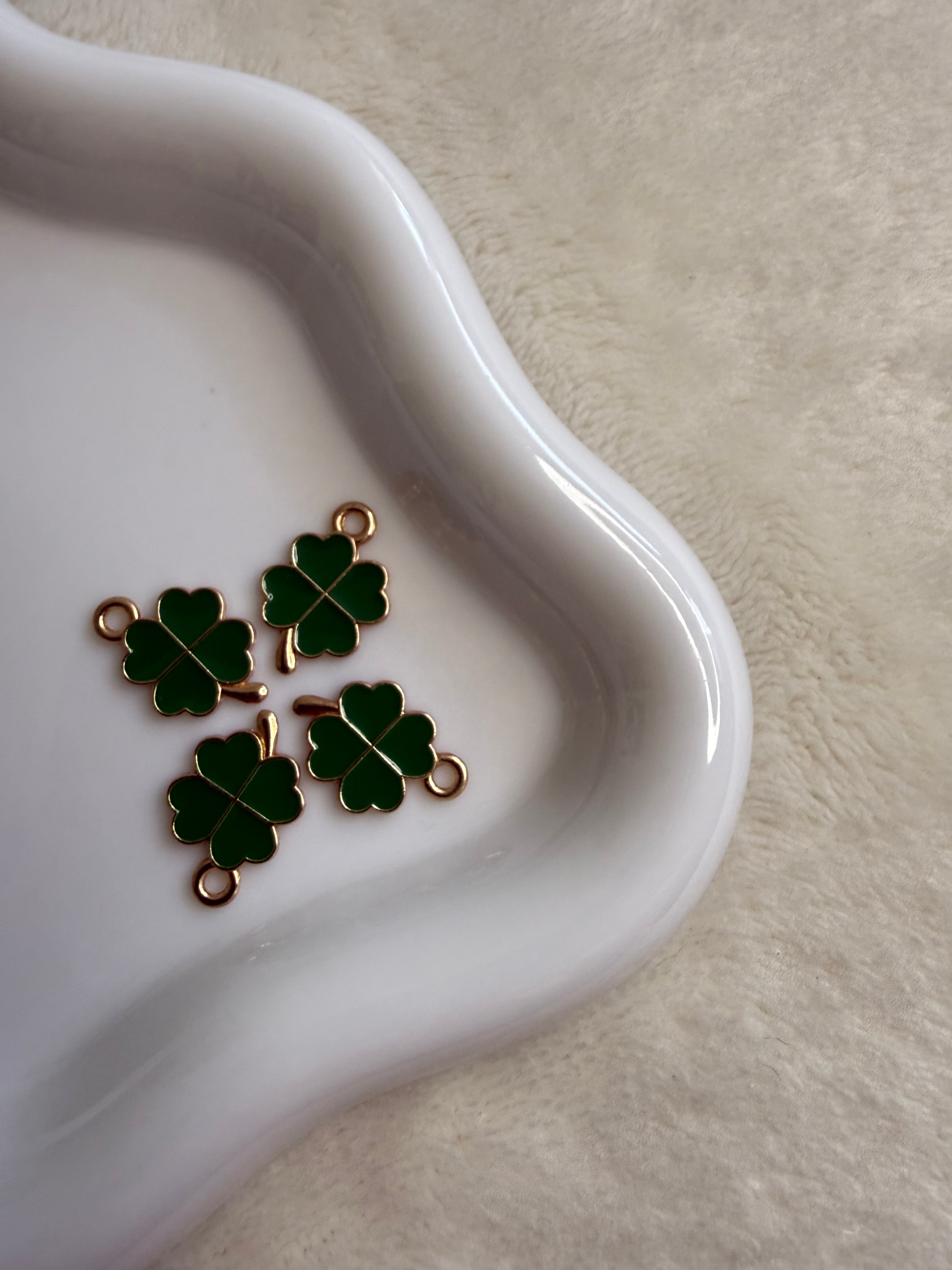 Charms trèfle à quatre feuilles